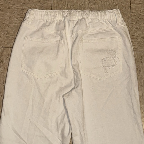 aerie High-Waisted Relaxed Denim Jogger in Pure White size Medium (Size 8 US) - Picture 13 of 16